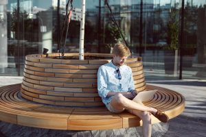 expressive-man-is-posing-park (1)